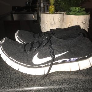 Nike FlyKnit Size 7.5 Women’s